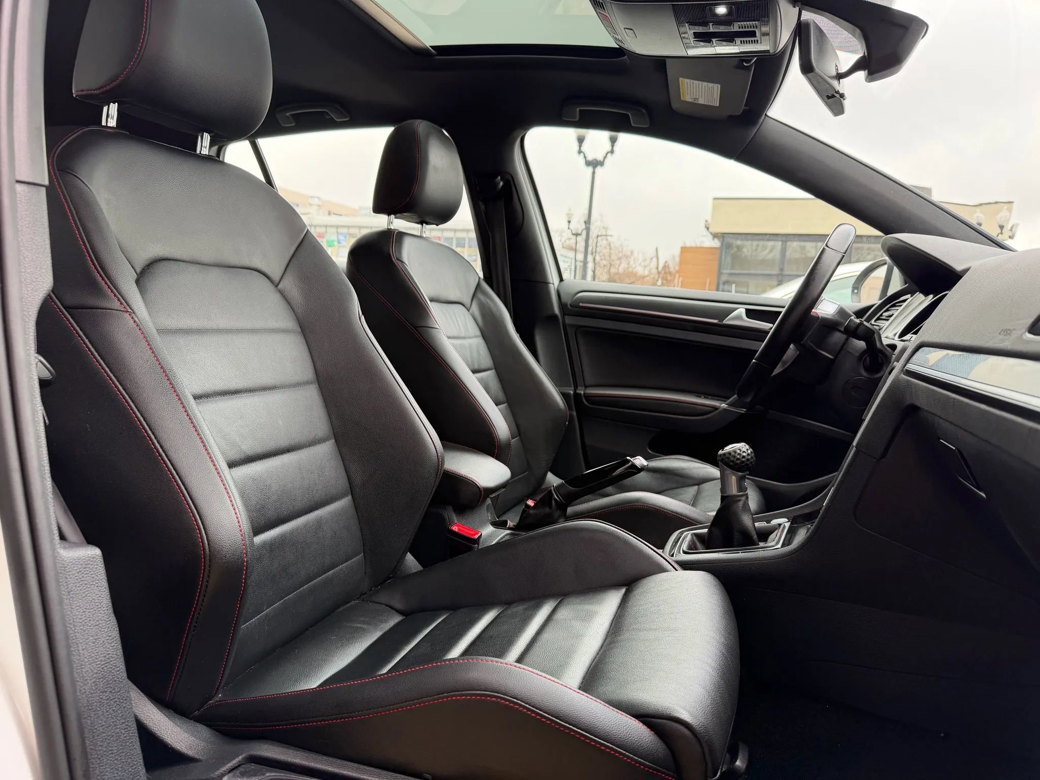 Used 2019 Volkswagen GTI SE w/ SE Experience Package FWD image 16