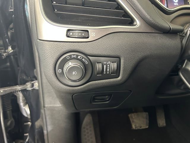 Used 2020 Jeep Cherokee Latitude Plus image 20