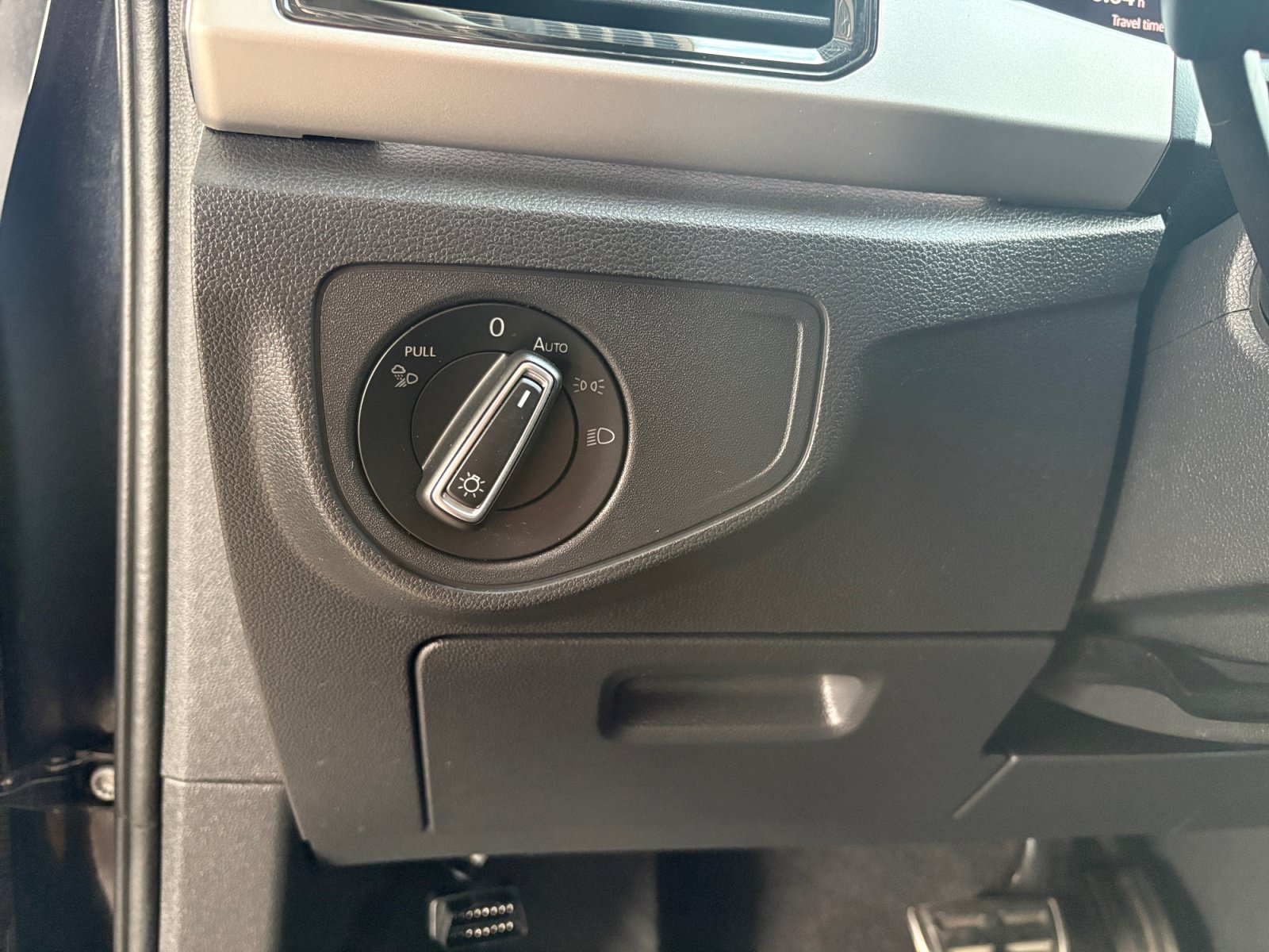 Certified 2022 Volkswagen Atlas SEL R-Line AWD/4WD image 24