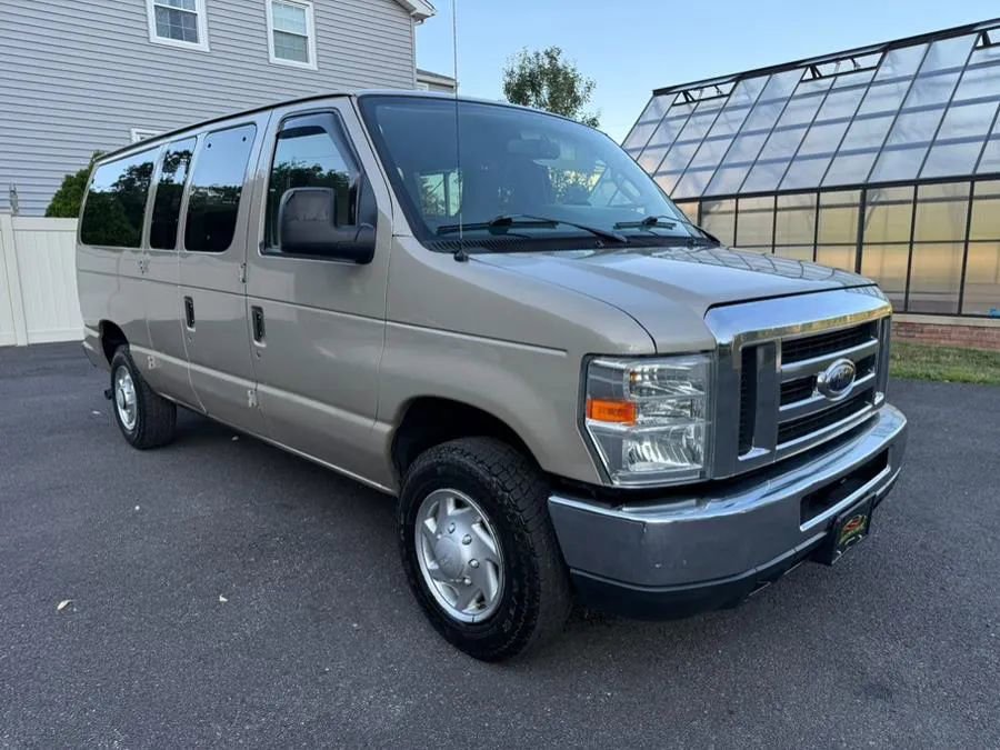 Used 2013 Ford E-350 and Econoline 350 XLT image 11