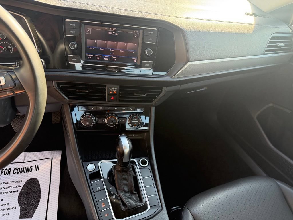 Used 2020 Volkswagen Jetta SE FWD image 15