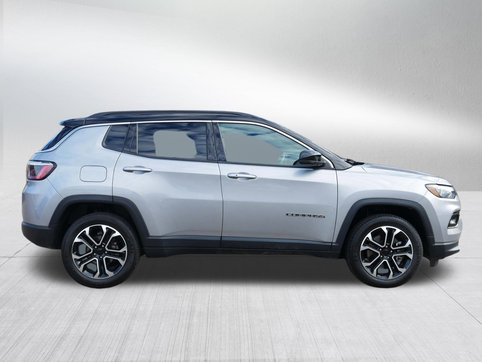 Used 2024 Jeep Compass Limited image 8