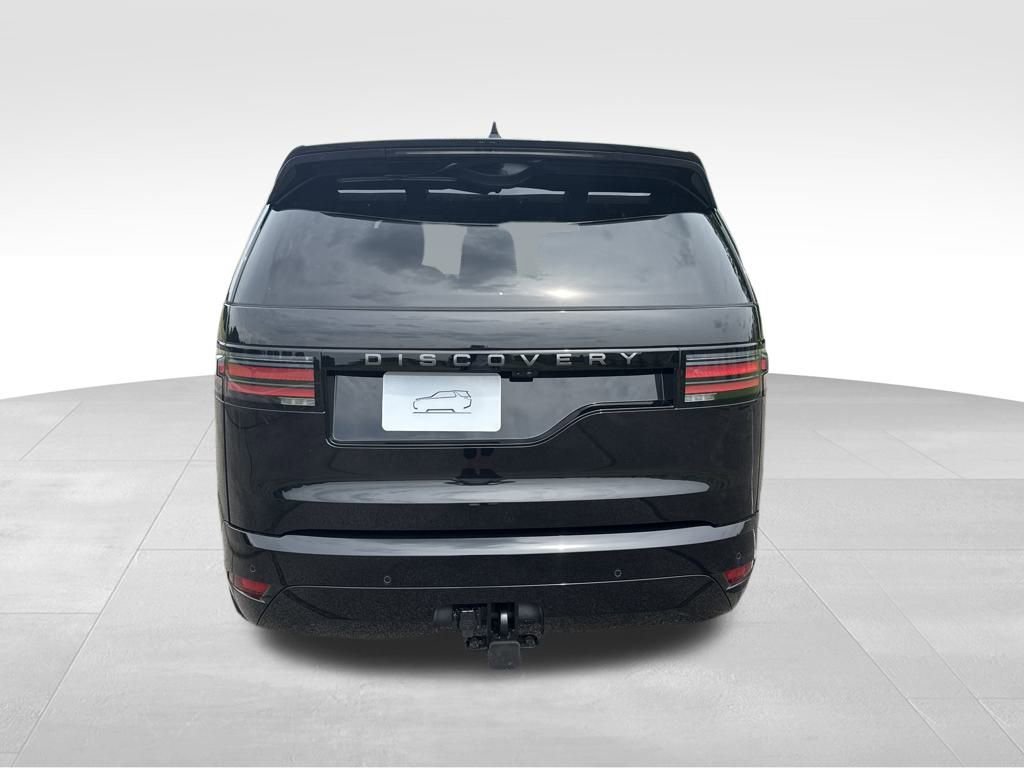 New 2025 Land Rover Discovery Dynamic SE image 8