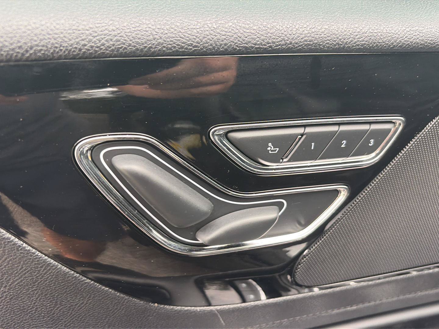 Used 2022 Lincoln Aviator AWD w/ Premium Package image 16