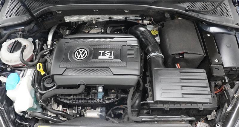 Used 2016 Volkswagen Golf R 4-Door AWD/4WD image 25