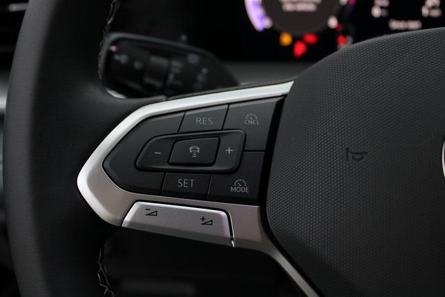 New 2026 Volkswagen Tiguan SE image 12