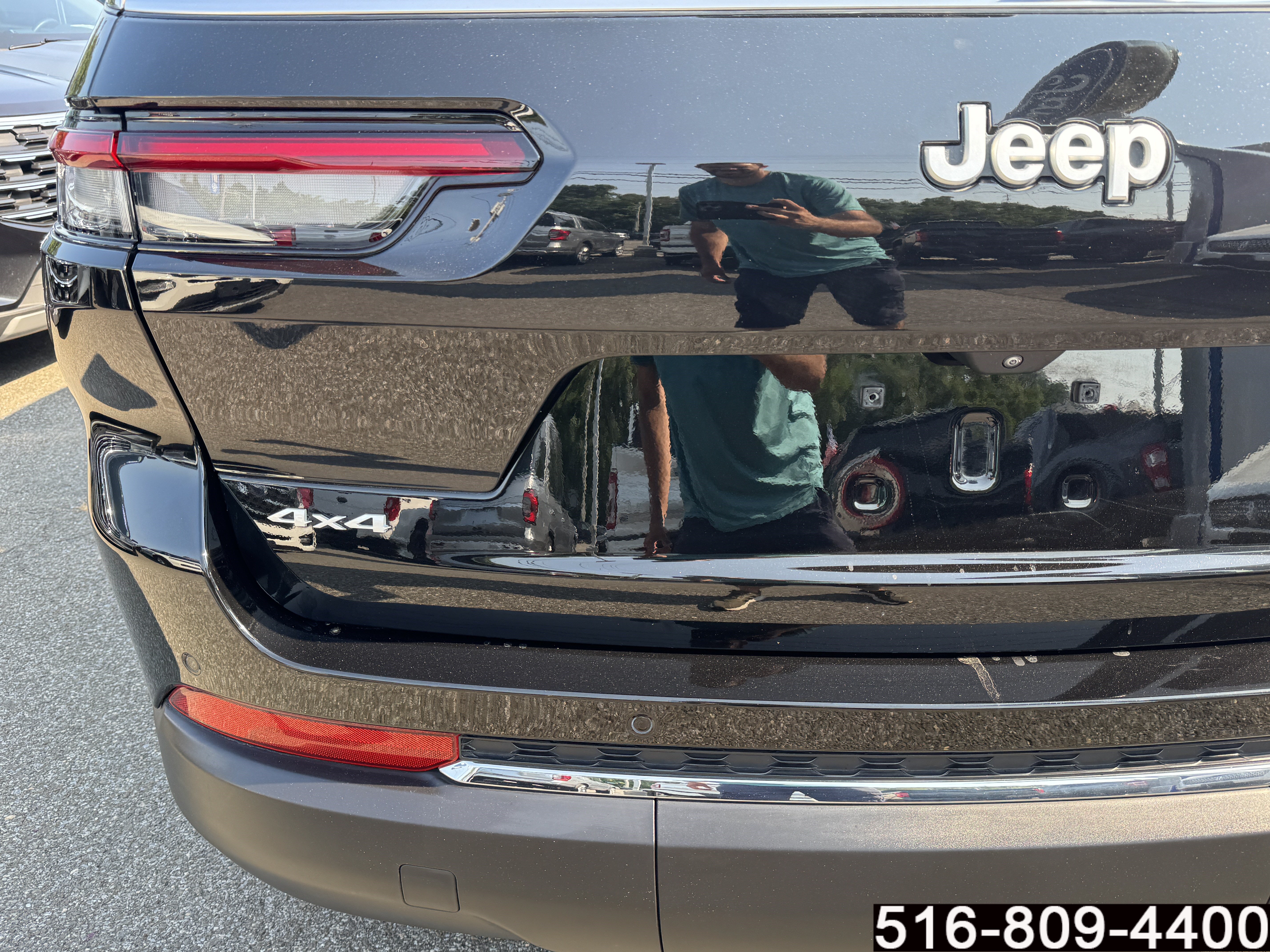Used 2024 Jeep Grand Cherokee L Laredo AWD/4WD image 39