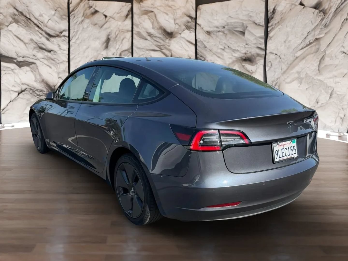 Used 2021 Tesla Model 3 Standard Range Plus RWD image 4