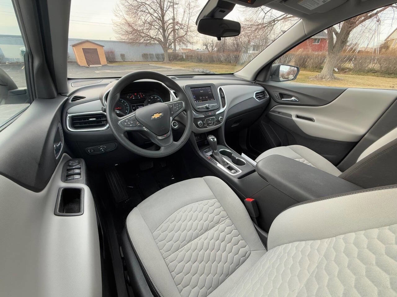 Used 2020 Chevrolet Equinox LS w/ LS Convenience Package image 9