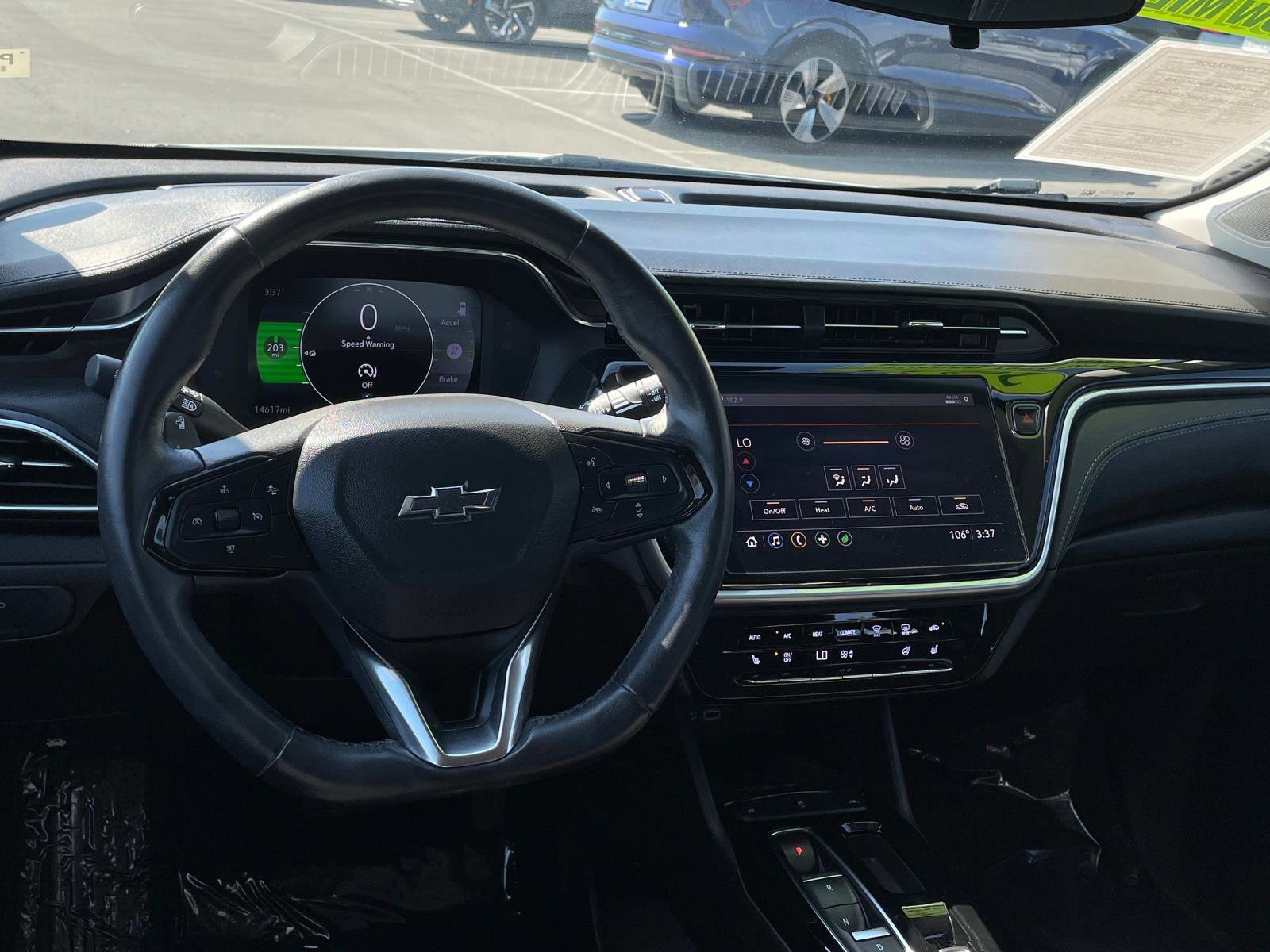 Used 2022 Chevrolet Bolt EUV LT w/ Comfort Package image 6