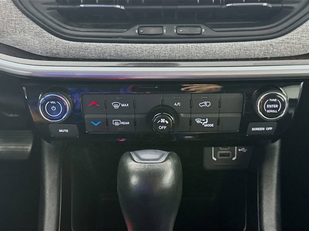 Used 2022 Jeep Compass Latitude w/ Sun and Sound Group image 18