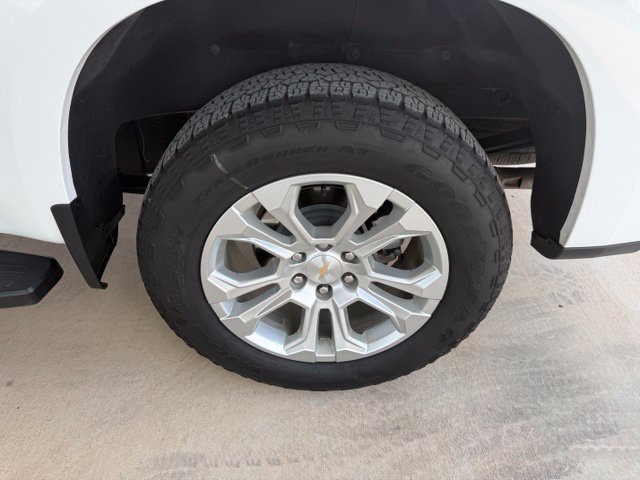 Used 2024 Chevrolet Silverado 1500 LTZ AWD/4WD image 5