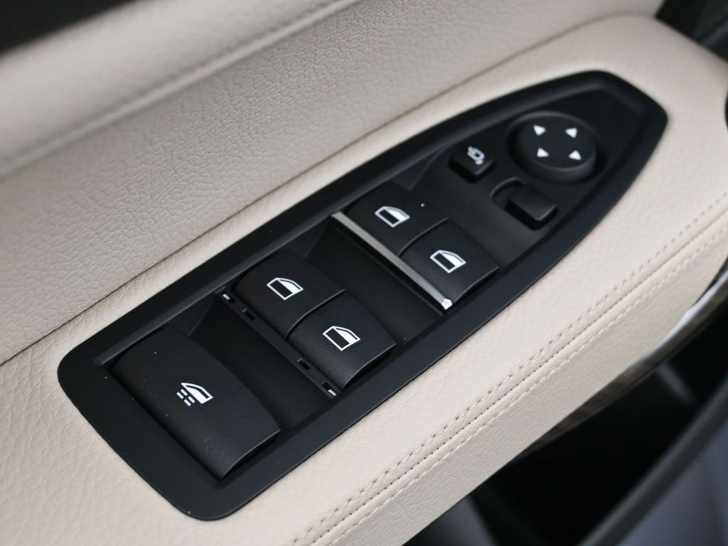 Used 2018 BMW M240i Convertible image 16