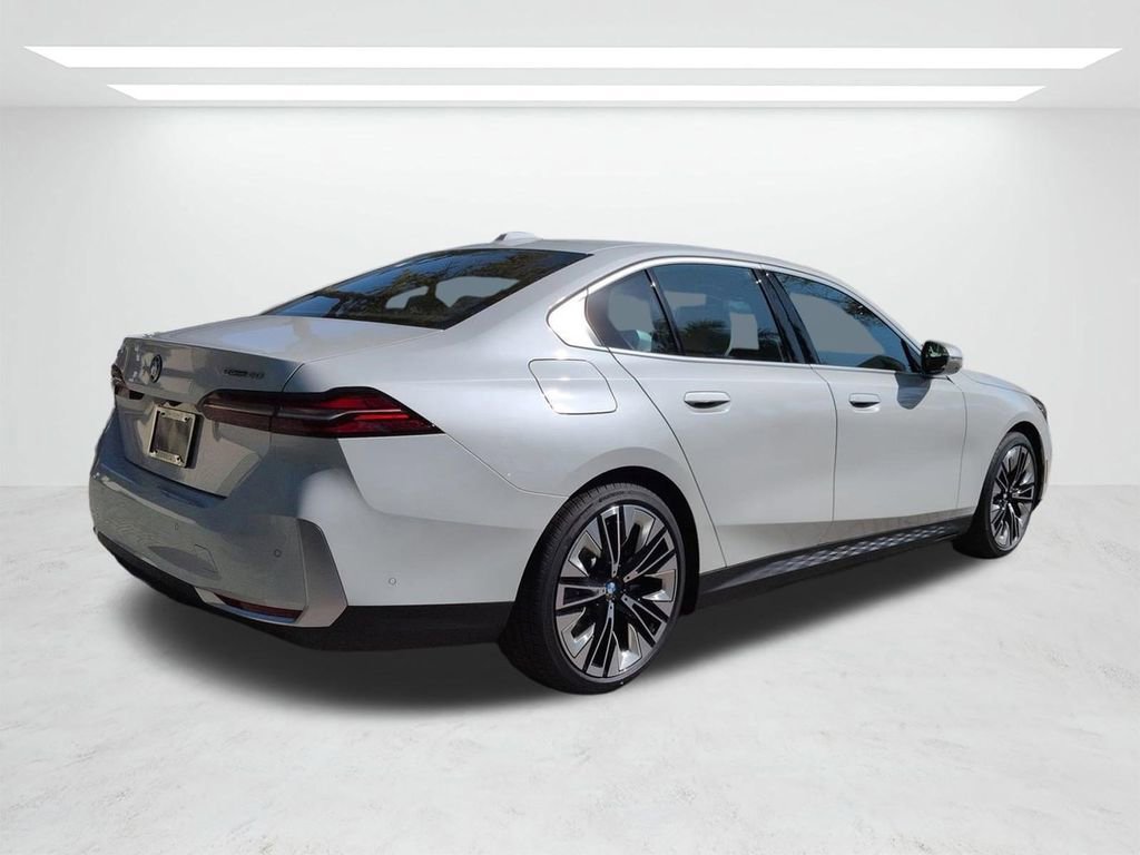 New 2026 BMW i5 eDrive40 image 4