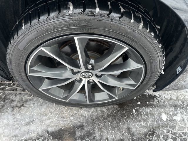 Used 2016 Toyota Camry XSE w/ Moonroof Package image 9