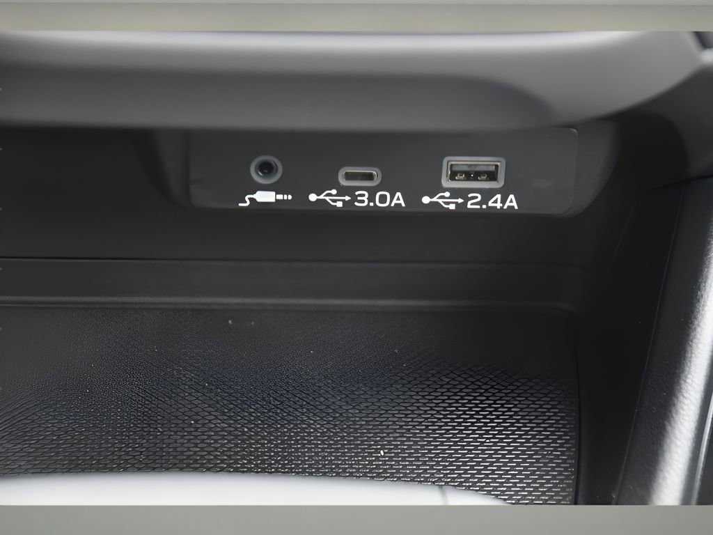 Used 2025 Subaru Crosstrek 2.0i Premium image 33