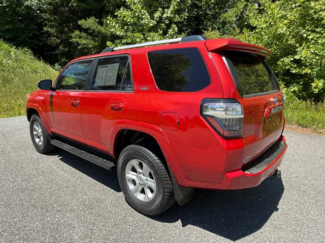 Used 2020 Toyota 4Runner SR5 AWD/4WD image 8