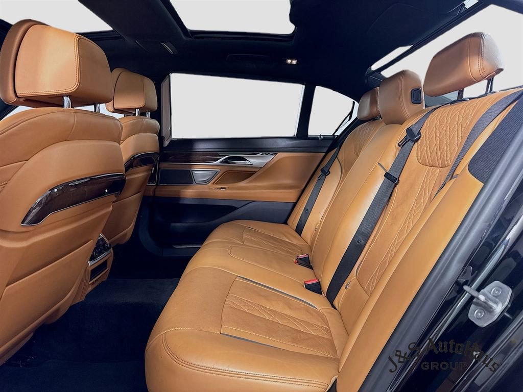 Used 2021 BMW 740i xDrive w/ M Sport Package image 27