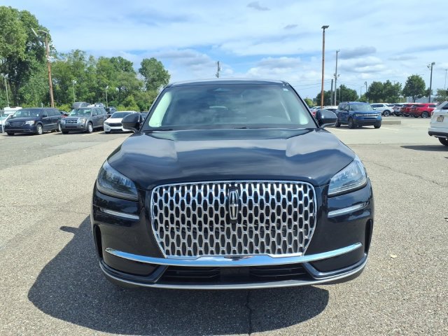 Used 2023 Lincoln Corsair FWD image 2