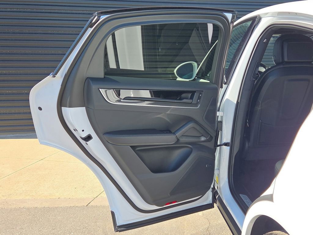 New 2026 Porsche Cayenne S image 17