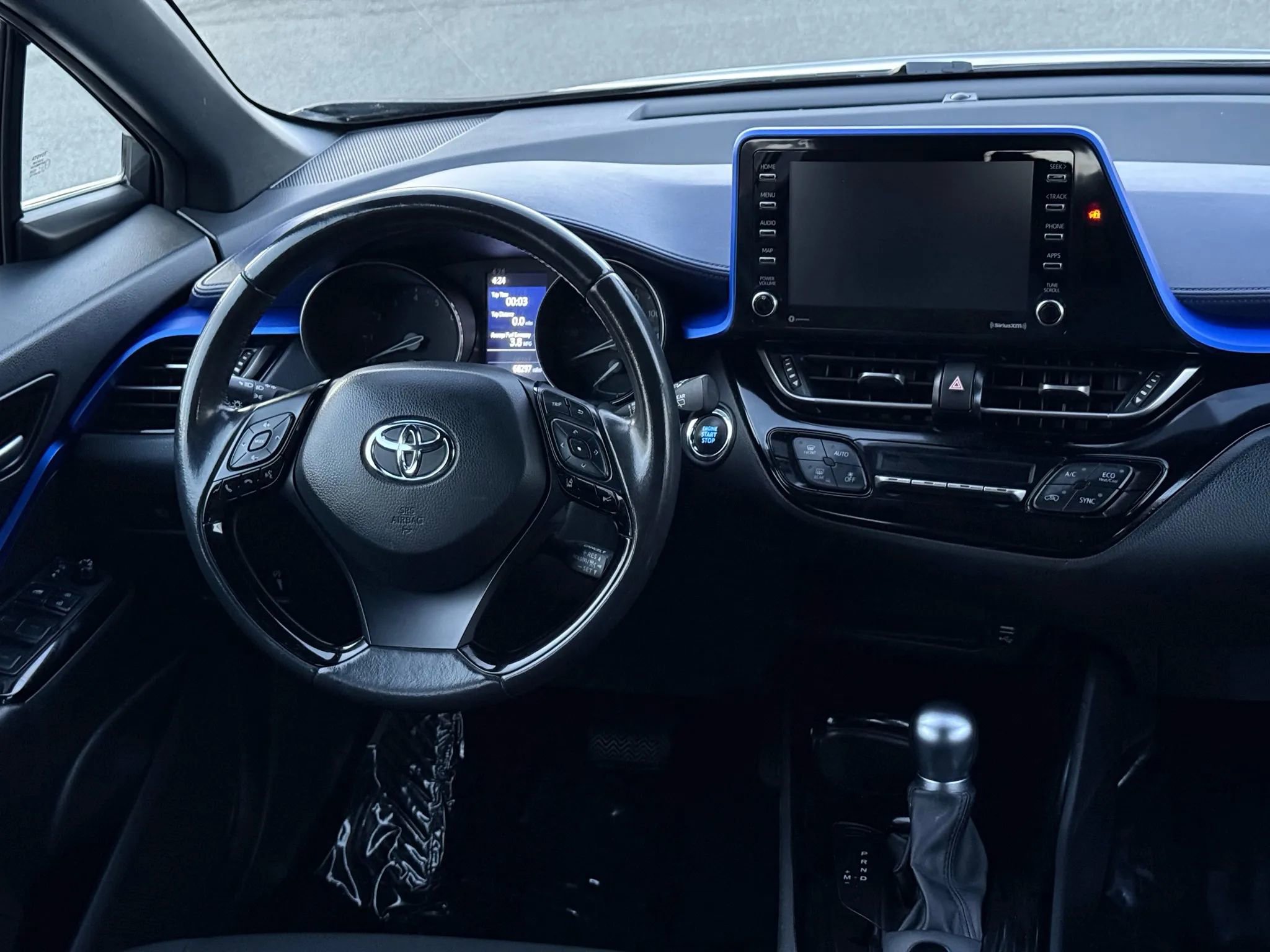 Used 2022 Toyota C-HR XLE image 27