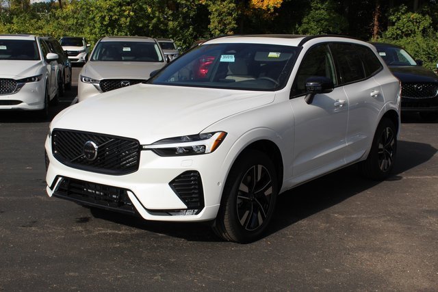 New 2026 Volvo XC60 B5 Plus w/ Climate Package image 7