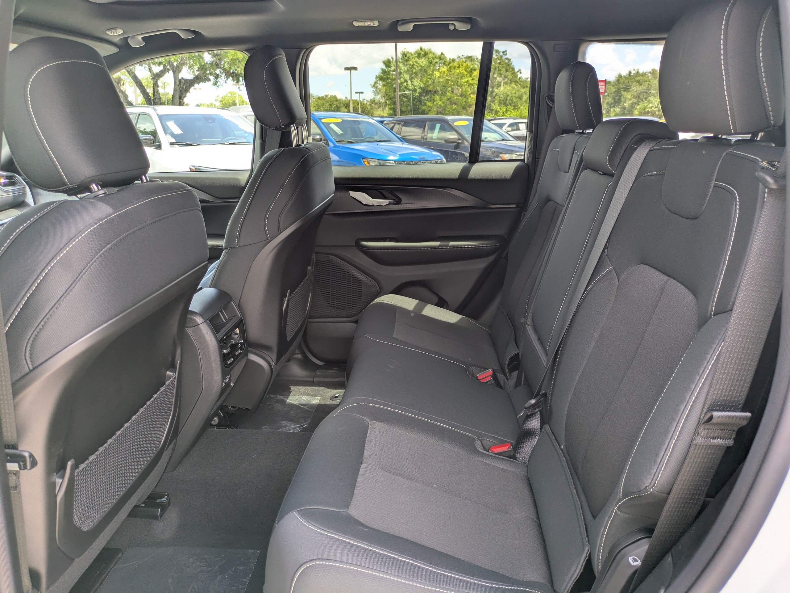 New 2026 Jeep Grand Cherokee Laredo X RWD image 12