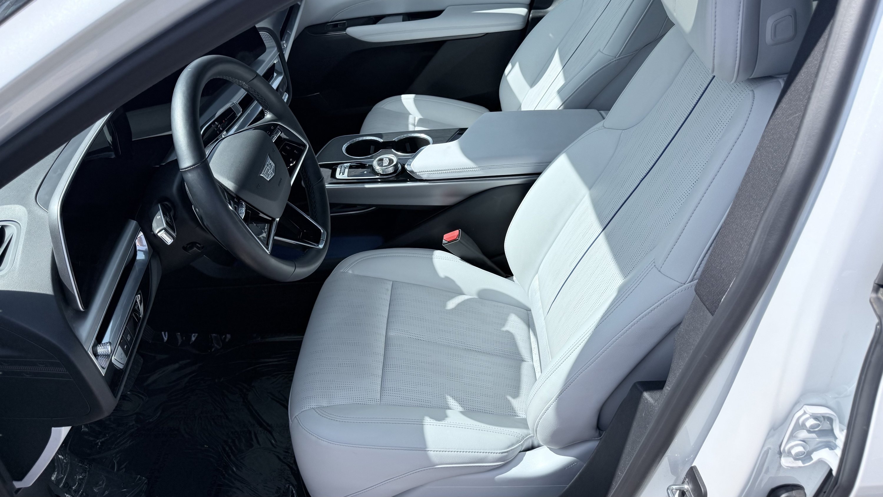 Used 2024 Cadillac Lyriq Luxury RWD image 29