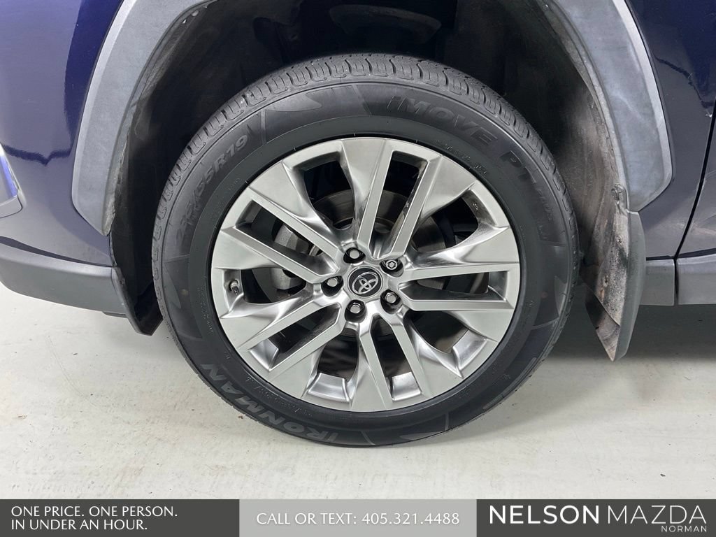 Used 2019 Toyota RAV4 Limited FWD image 10
