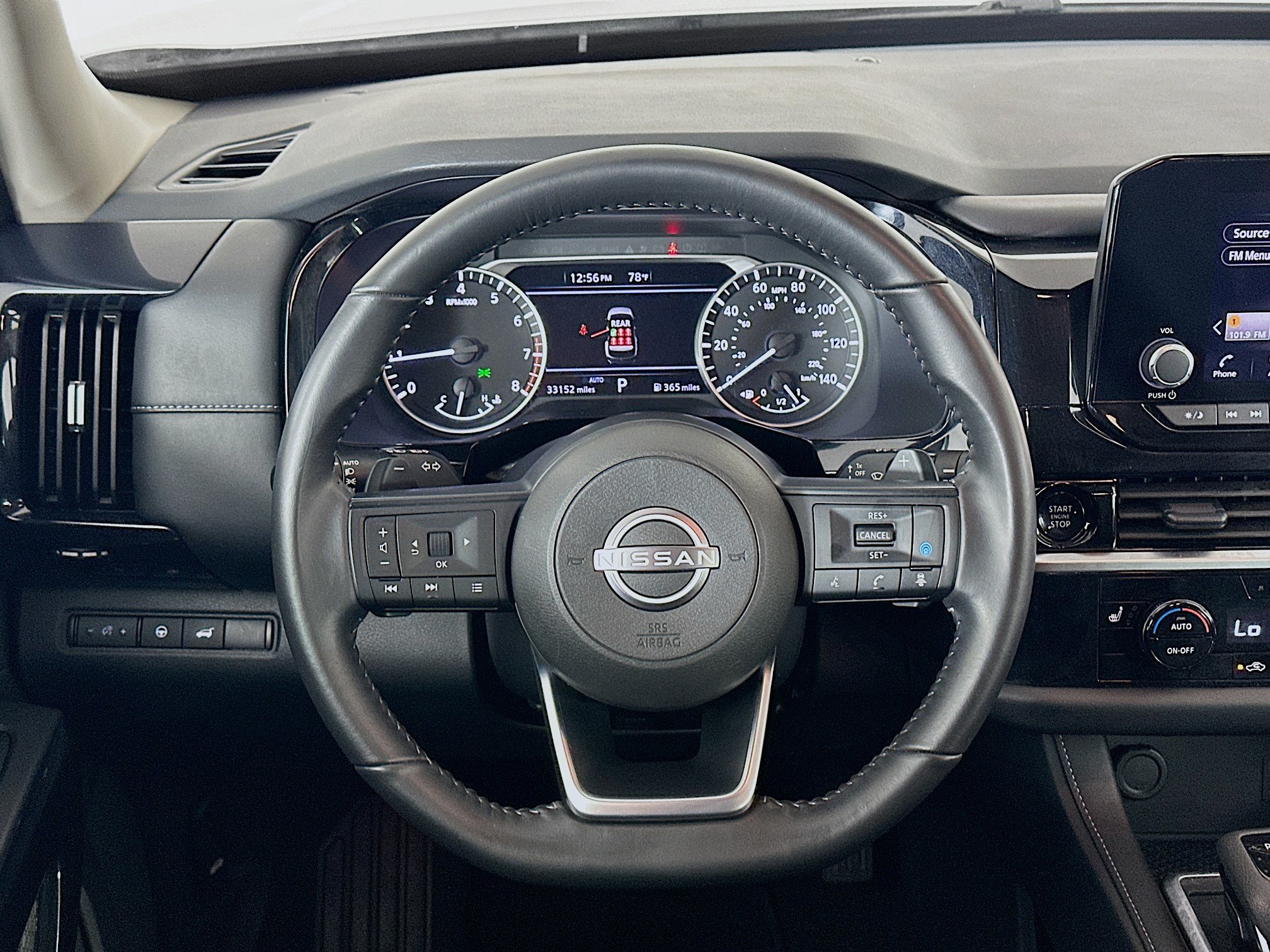 Used 2025 Nissan Pathfinder SV AWD/4WD image 18