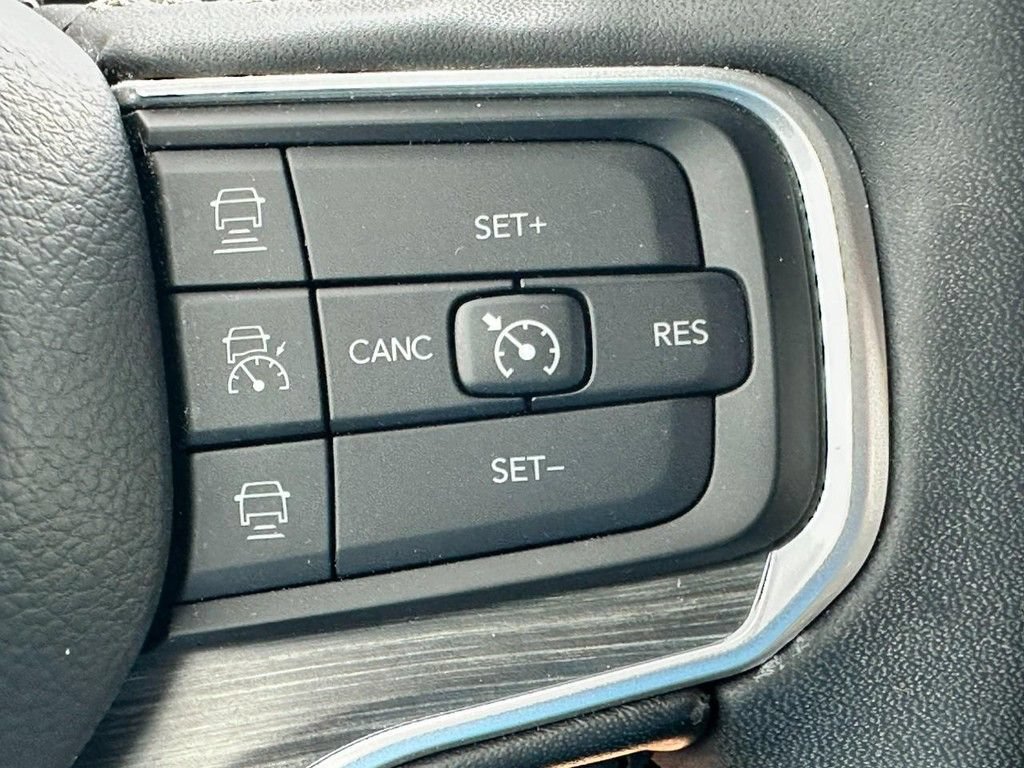 Used 2024 Jeep Wagoneer Series II w/ Rear Seat Video Group 1 AWD/4WD image 24