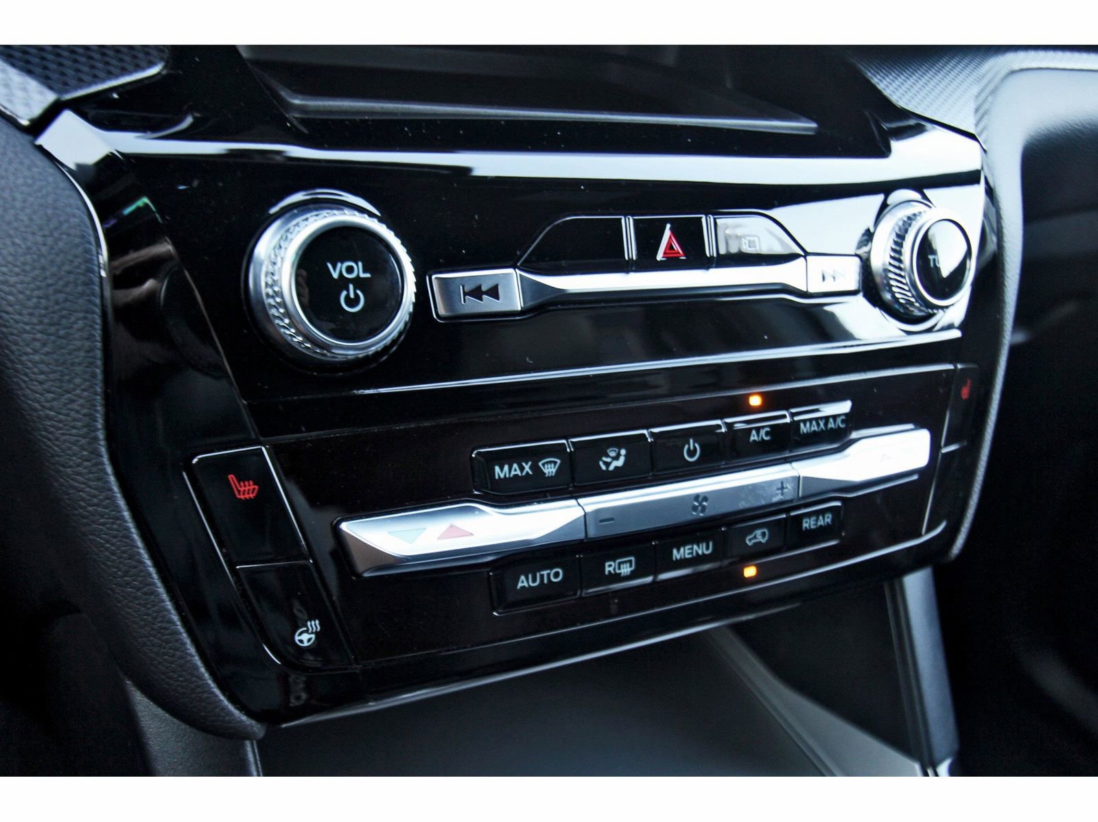 Used 2023 Ford Explorer ST-Line w/ Class IV Trailer Tow Package image 29