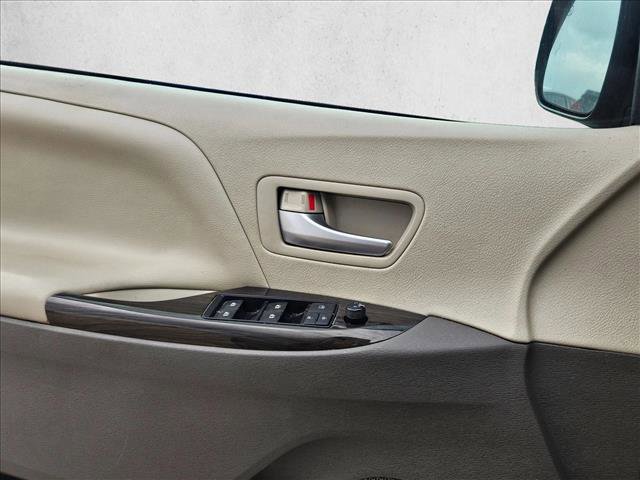 Used 2017 Toyota Sienna XLE w/ XLE Navigation Package image 14