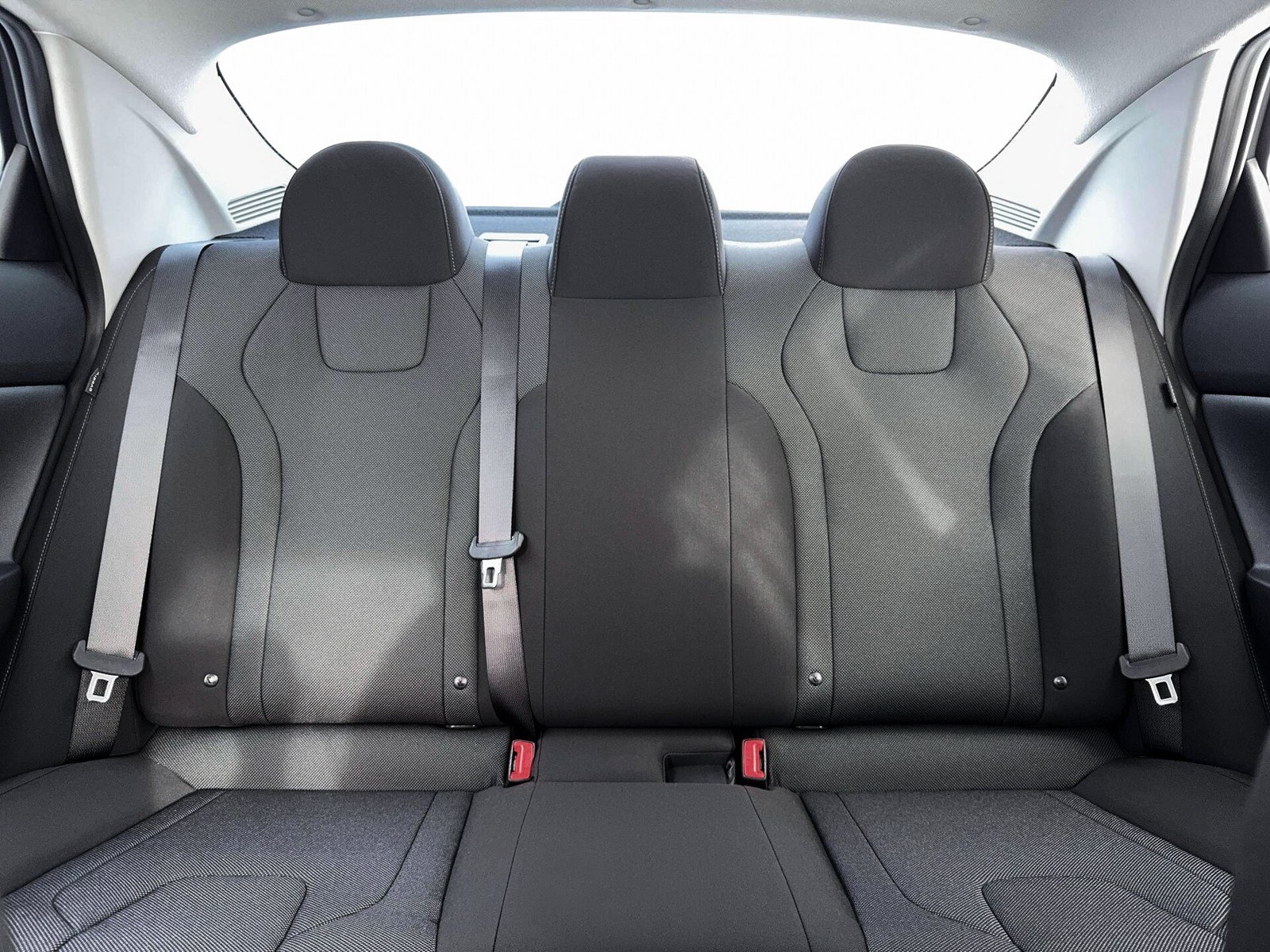 New 2026 Hyundai Elantra SE FWD image 16