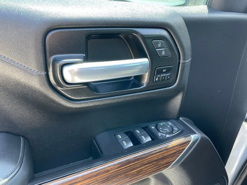 Used 2021 Chevrolet Silverado 1500 High Country w/ Technology Package AWD/4WD image 11