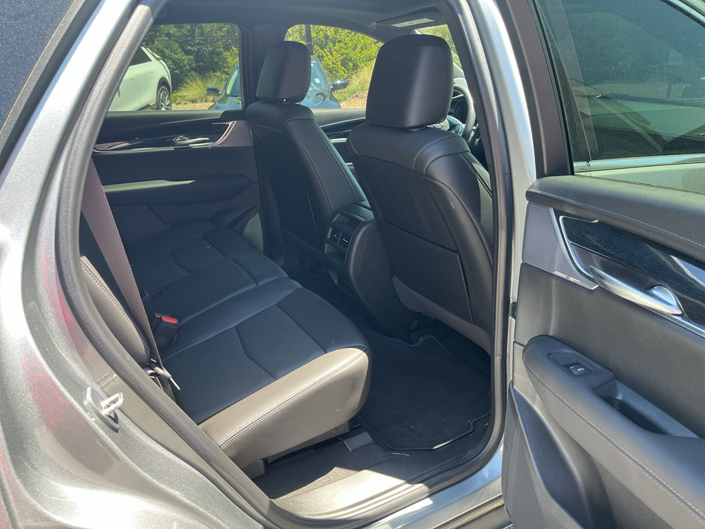 Used 2024 Cadillac XT5 Premium Luxury w/ Technology Package image 8