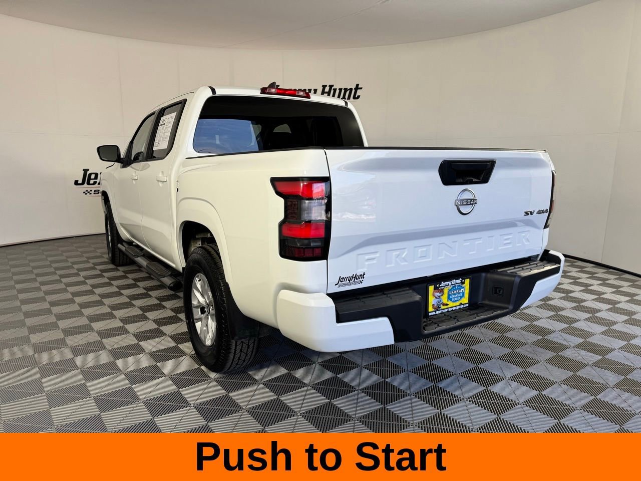 Used 2024 Nissan Frontier SV image 9
