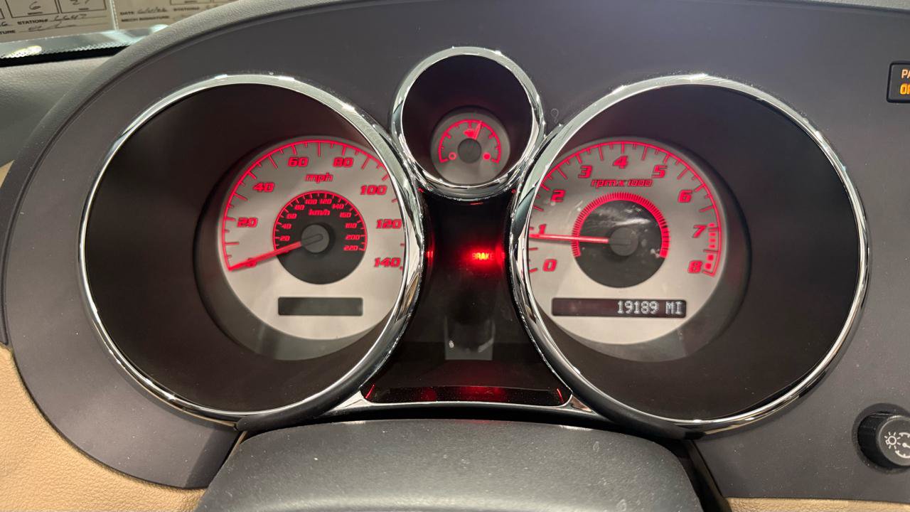 Used 2006 Pontiac Solstice Convertible w/ Premium Package RWD image 21