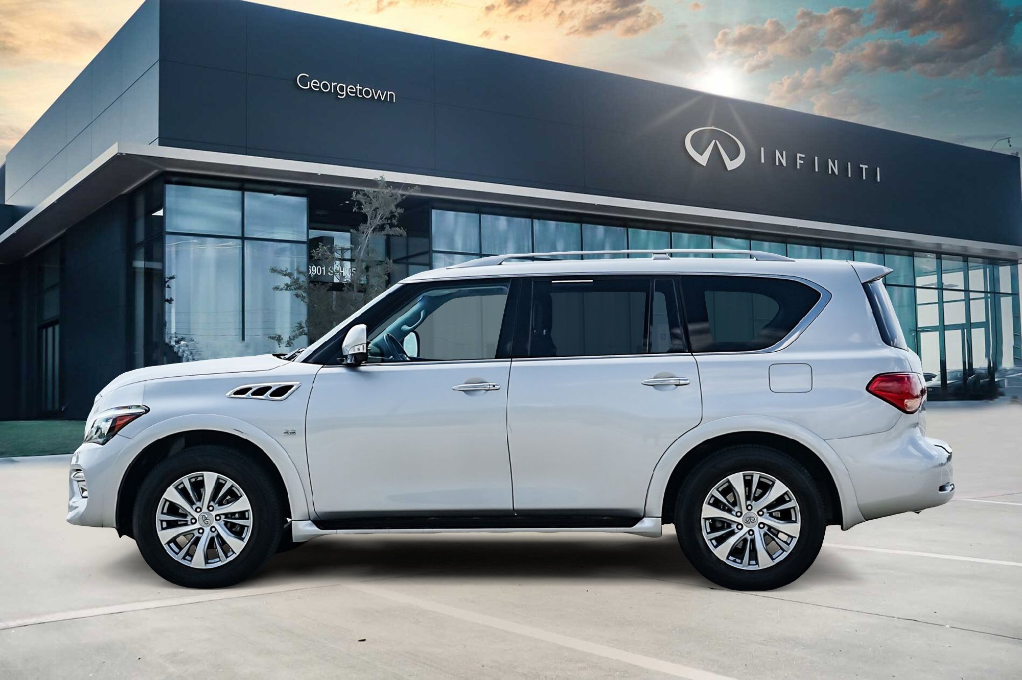 Used 2017 INFINITI QX80 4WD w/ Driver Assistance Package image 8