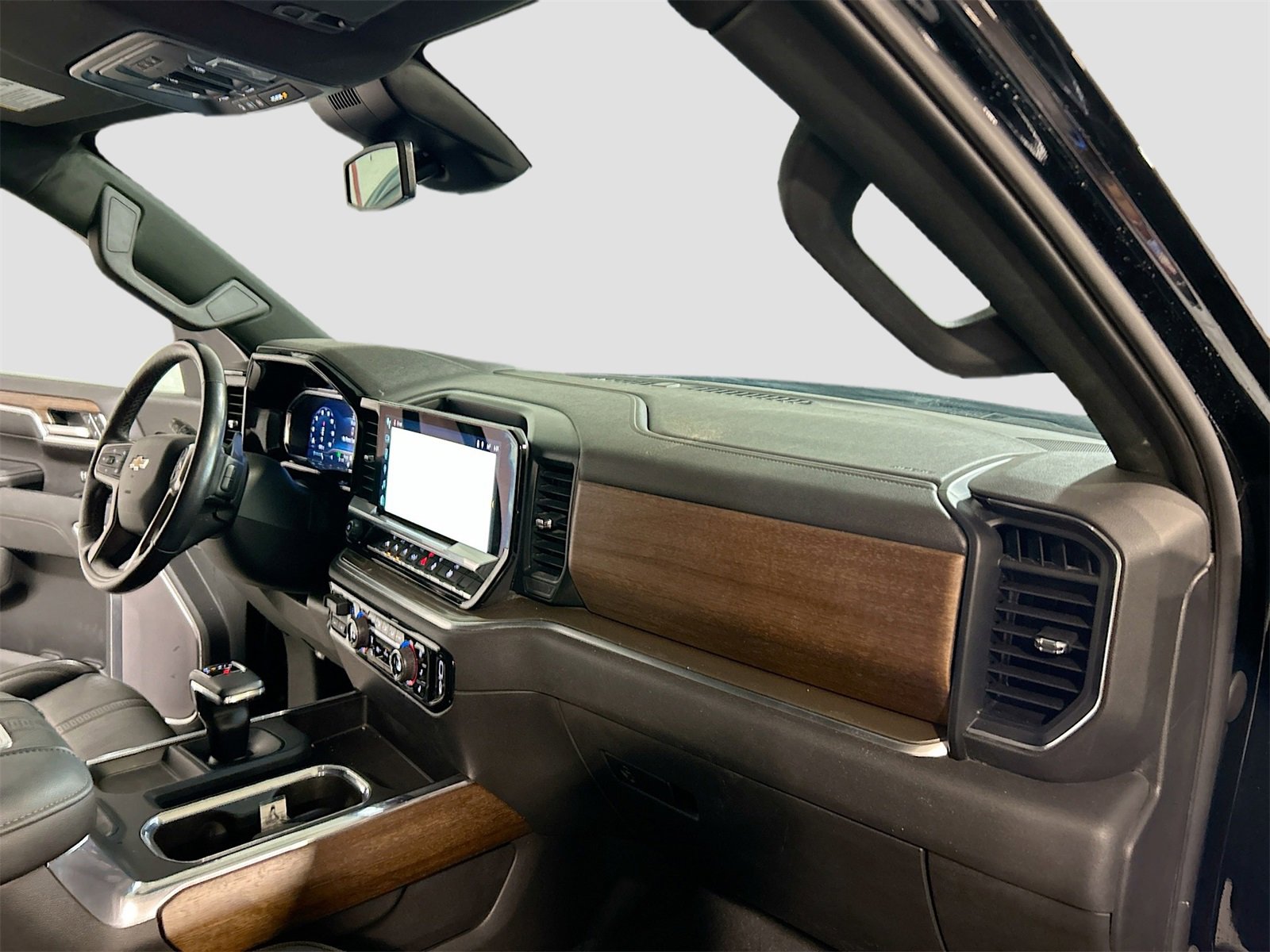 Used 2022 Chevrolet Silverado 1500 High Country w/ High Country Premium Package image 31