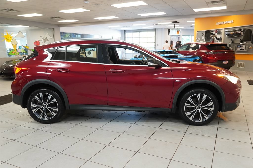 Used 2017 INFINITI QX30 Premium w/ Navigation Package AWD/4WD image 13