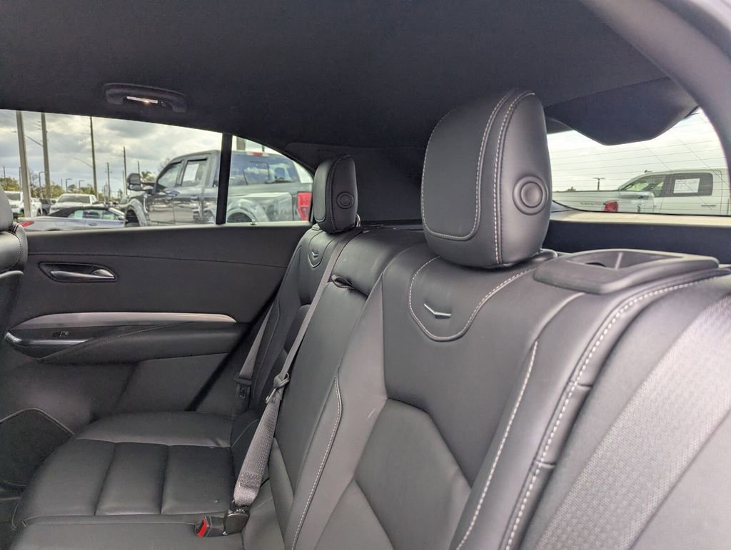 Used 2024 Cadillac XT4 Premium Luxury image 17