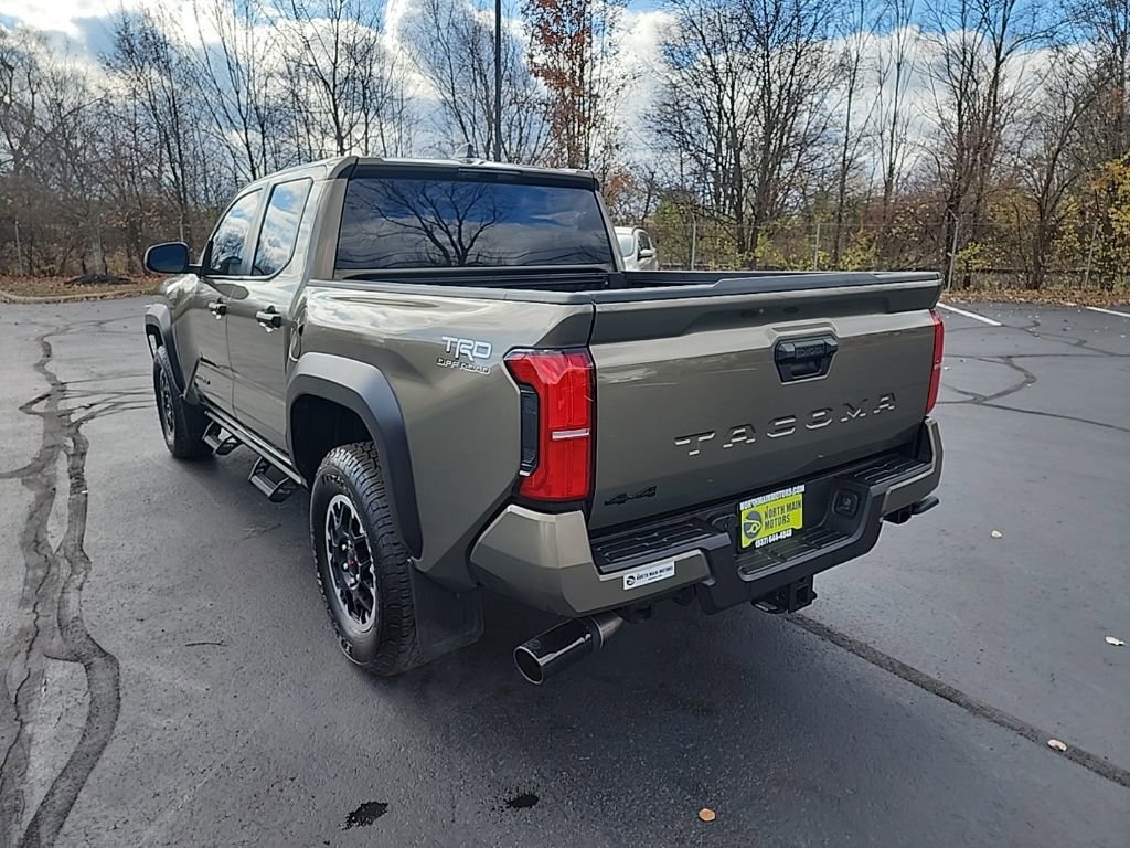 Used 2025 Toyota Tacoma TRD Off-Road image 5