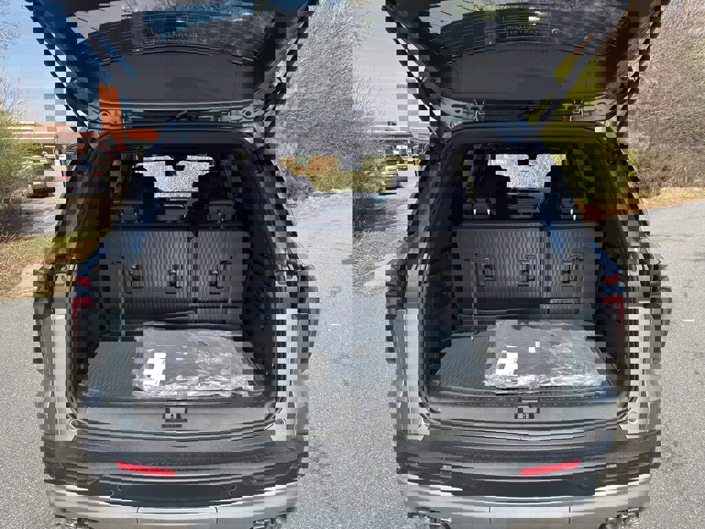 New 2026 Chevrolet Traverse LT w/ Sun and Wheel Package image 20