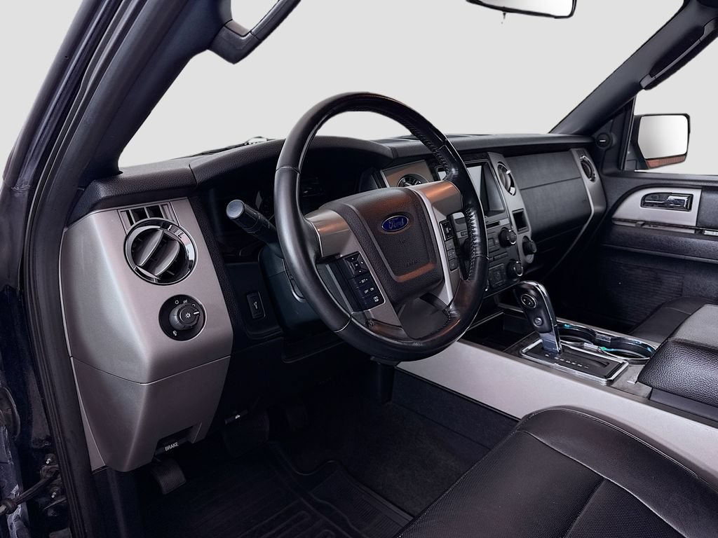 Used 2016 Ford Expedition Limited w/ Equipment Group 301A AWD/4WD image 9