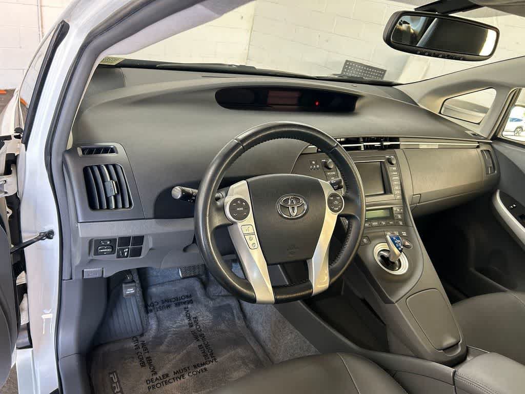 Used 2011 Toyota Prius Four w/ Navigation Pkg FWD video 2
