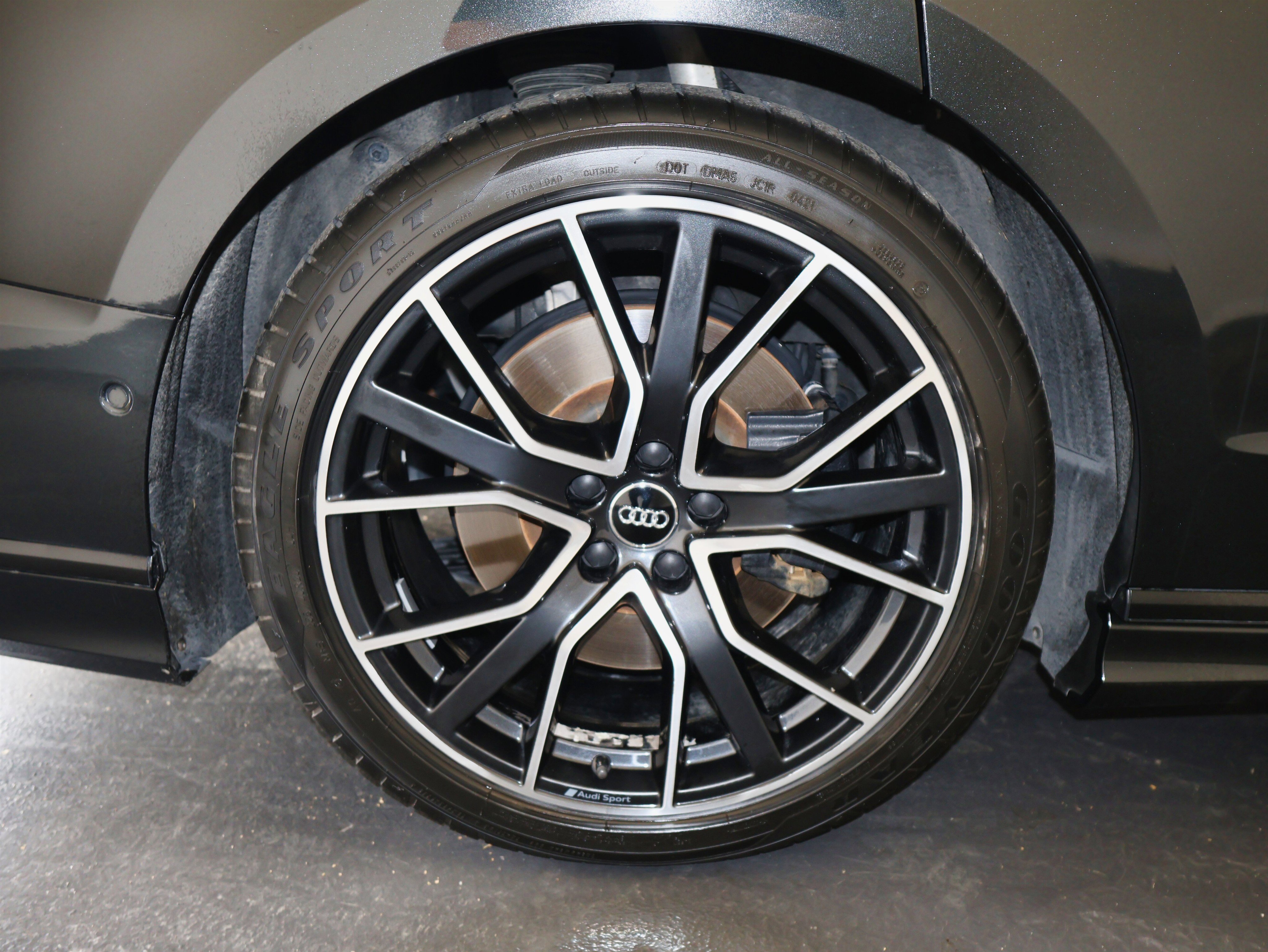 Used 2020 Audi A8 L 4.0T w/ Executive Package image 18