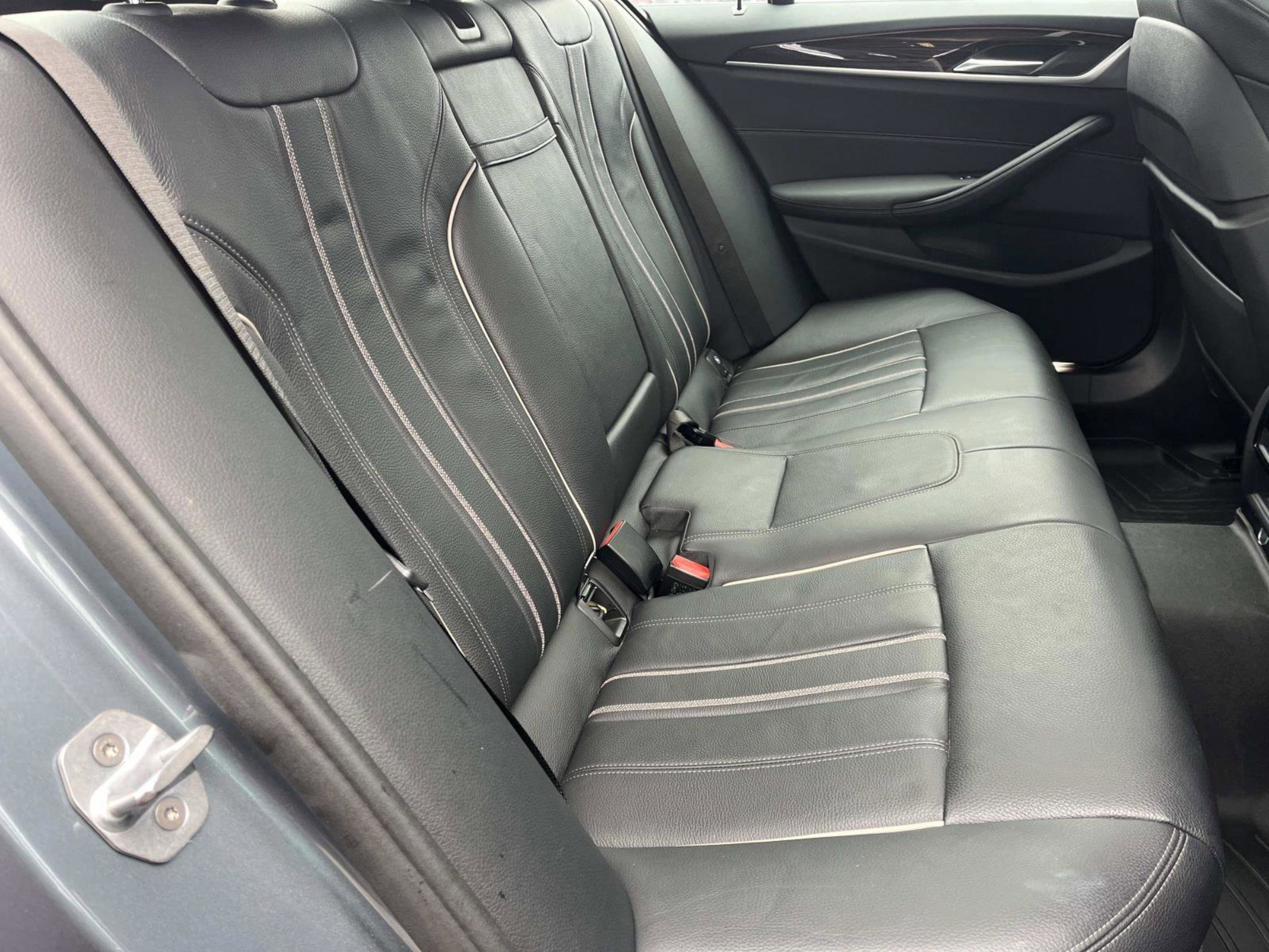 Used 2019 BMW 530i xDrive image 22