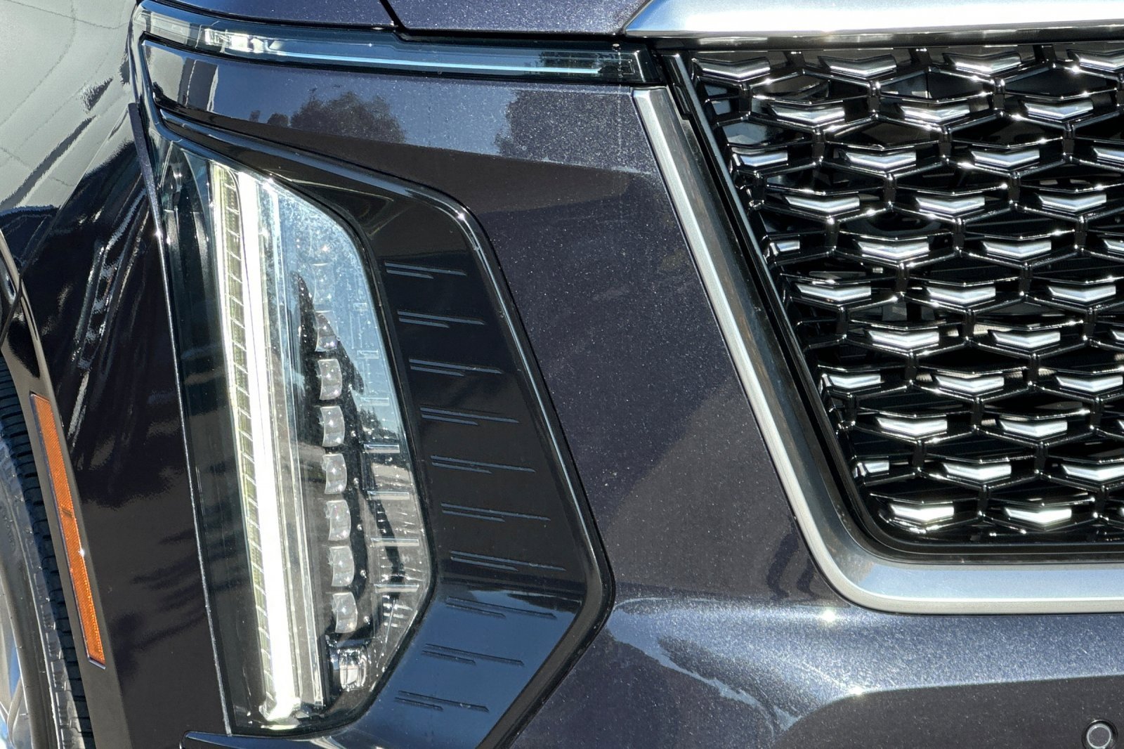 Used 2025 Cadillac Escalade Premium Luxury image 43