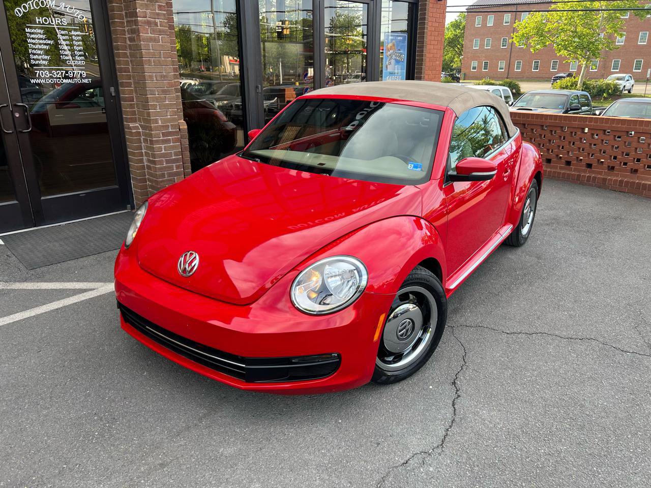 Used 2013 Volkswagen Beetle 2.5 FWD image 2